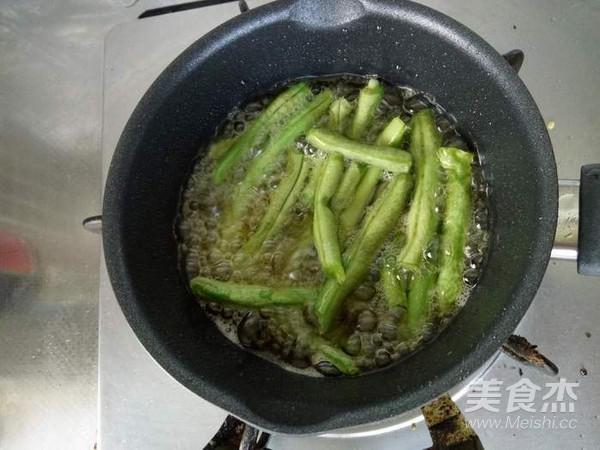 干煸四季豆的做法-家常味干煸菜譜