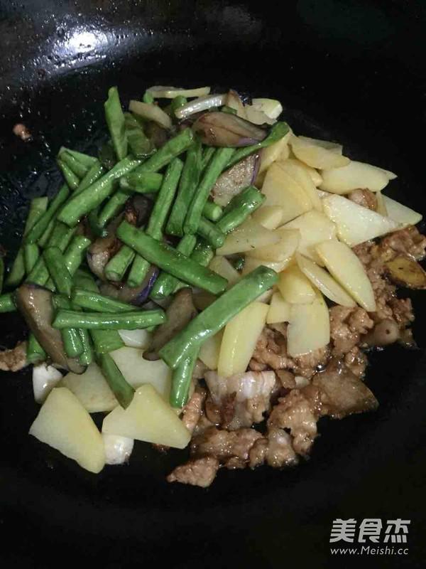 地三鮮的做法-蒜香味炒菜譜