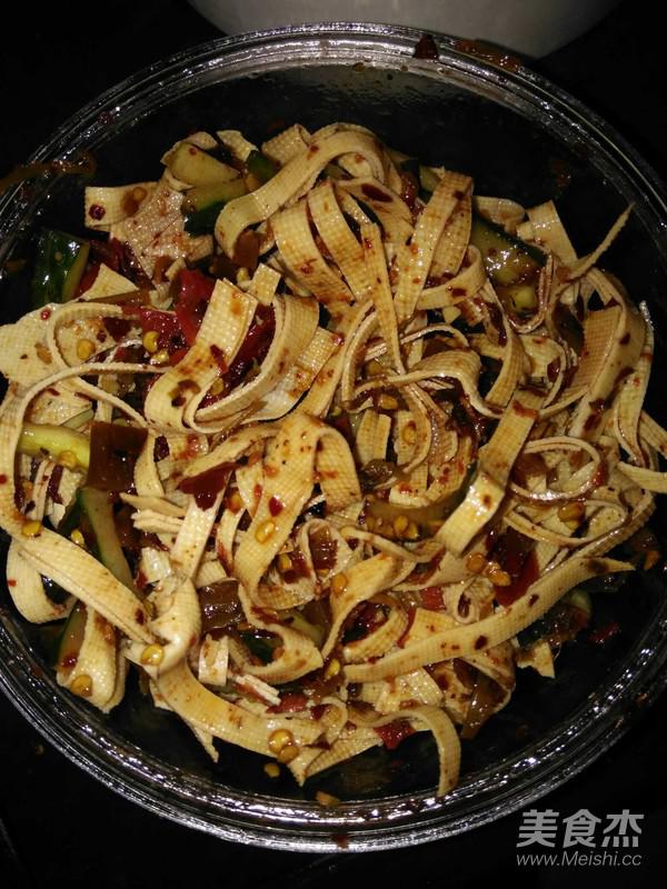 涼拌豆皮的做法-麻辣味煮菜譜
