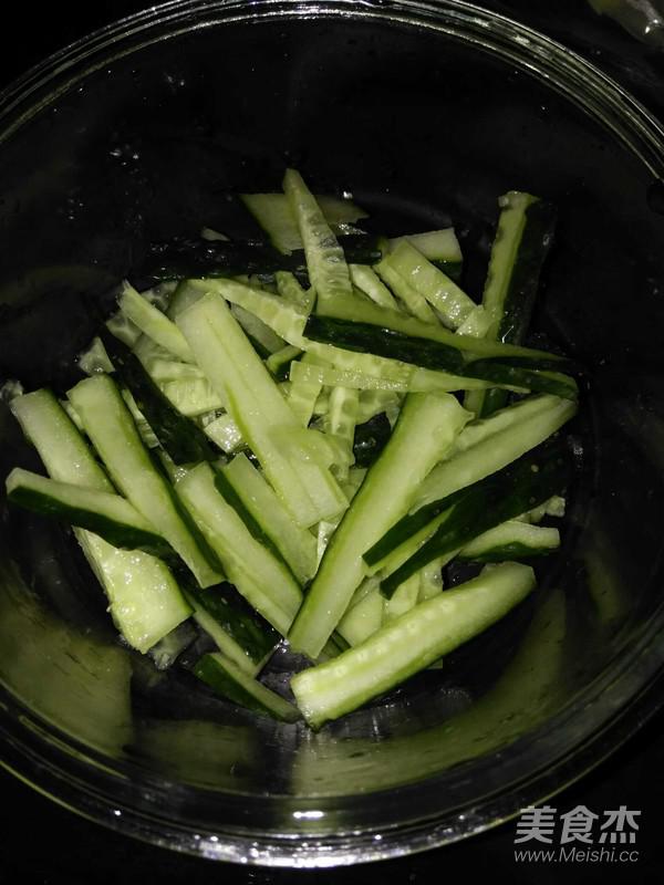 涼拌豆皮的做法-麻辣味煮菜譜