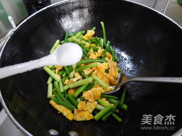 蒜苔炒雞蛋的做法-咸鮮味炒菜譜