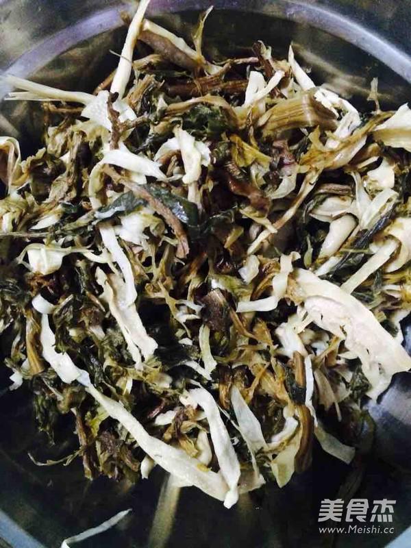 不油膩超下飯~梅干菜扣肉的做法-醬香味蒸菜譜-易網健康養生網 不油膩超下飯~梅干菜扣肉的做法-醬香味蒸菜譜