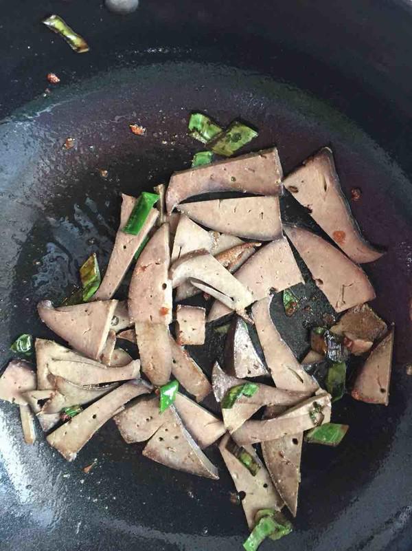 菠菜炒豬肝的做法-家常味炒菜譜