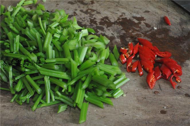 芹菜炒蝦仁的做法-家常味炒菜譜