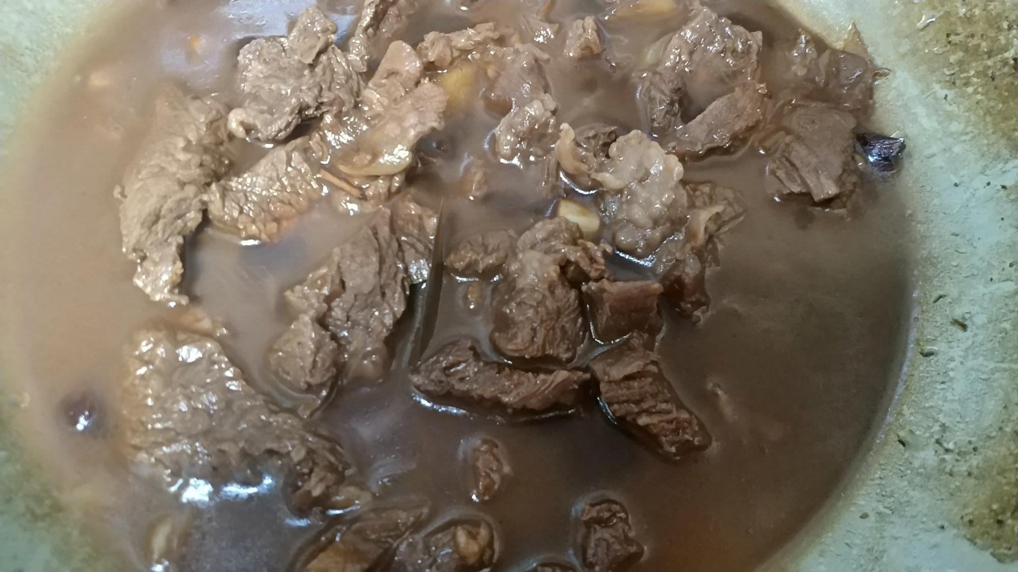 胡蘿卜土豆燉牛肉的做法-家常味燉菜譜