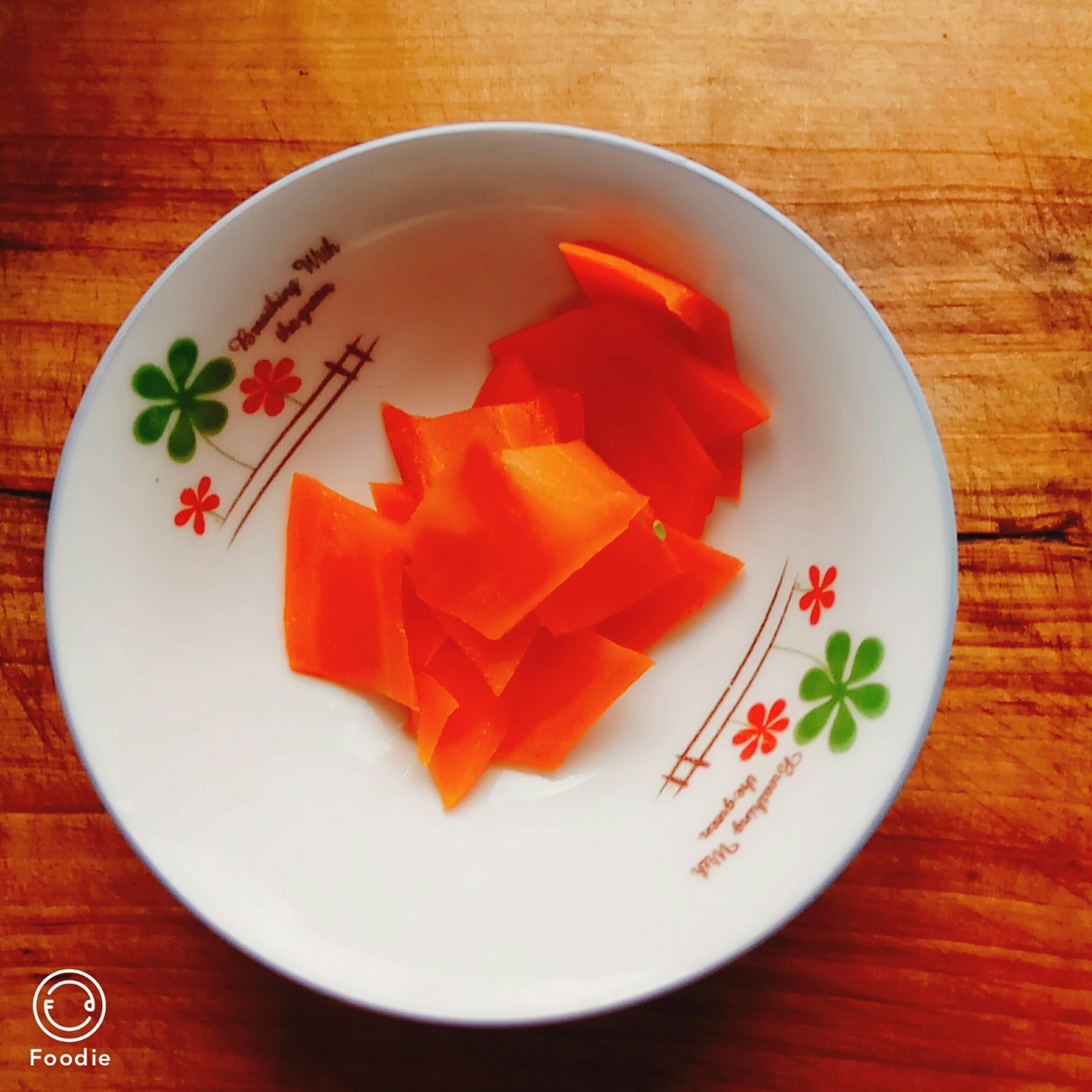 荷蘭豆火腿腸的做法-家常味炒菜譜