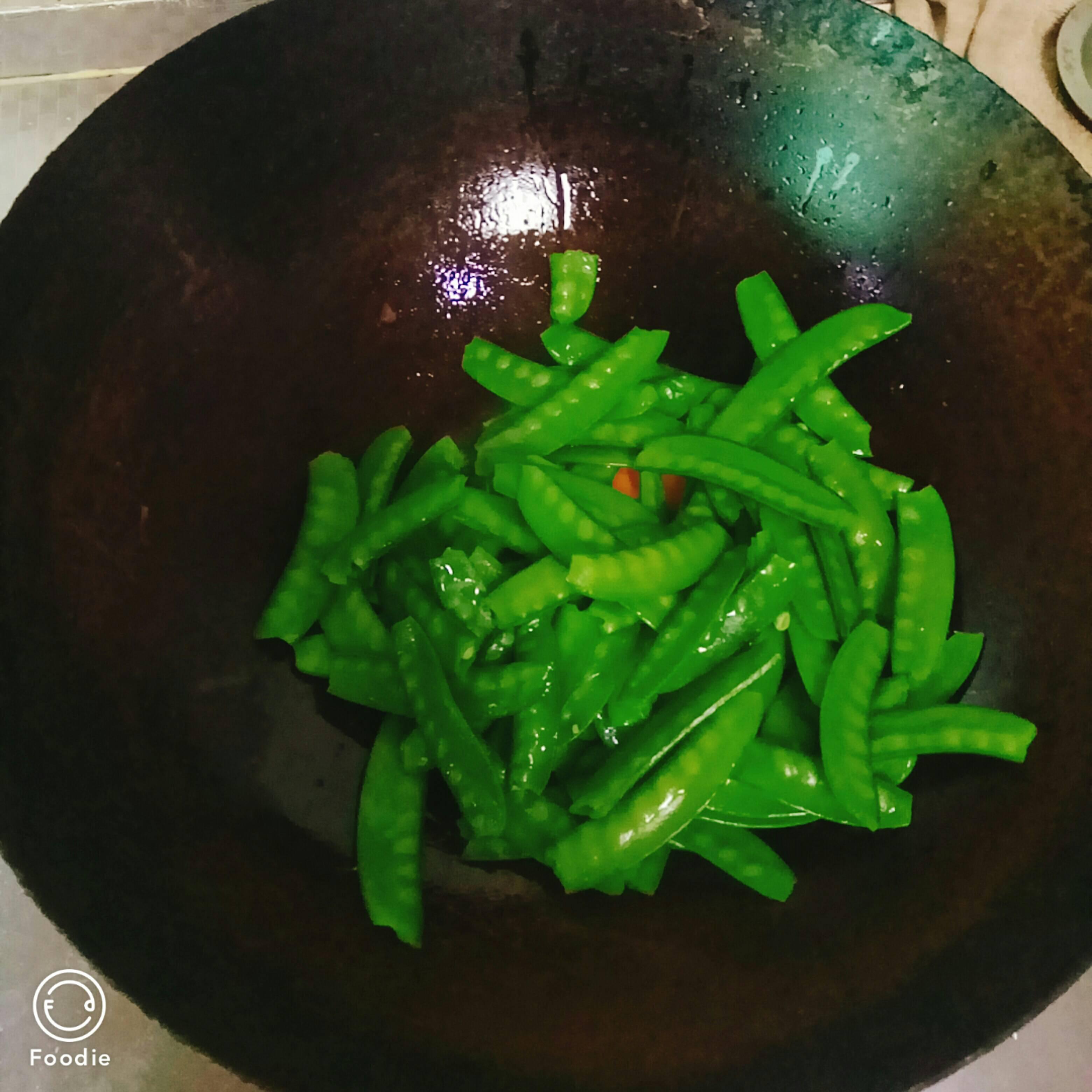 荷蘭豆火腿腸的做法-家常味炒菜譜