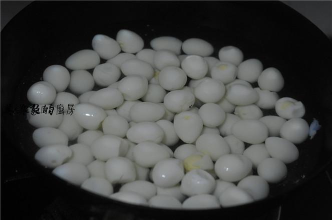 鹵鵪鶉蛋的做法-咸鮮味鹵菜譜-易網健康養生網 鹵鵪鶉蛋的做法-咸鮮味鹵菜譜