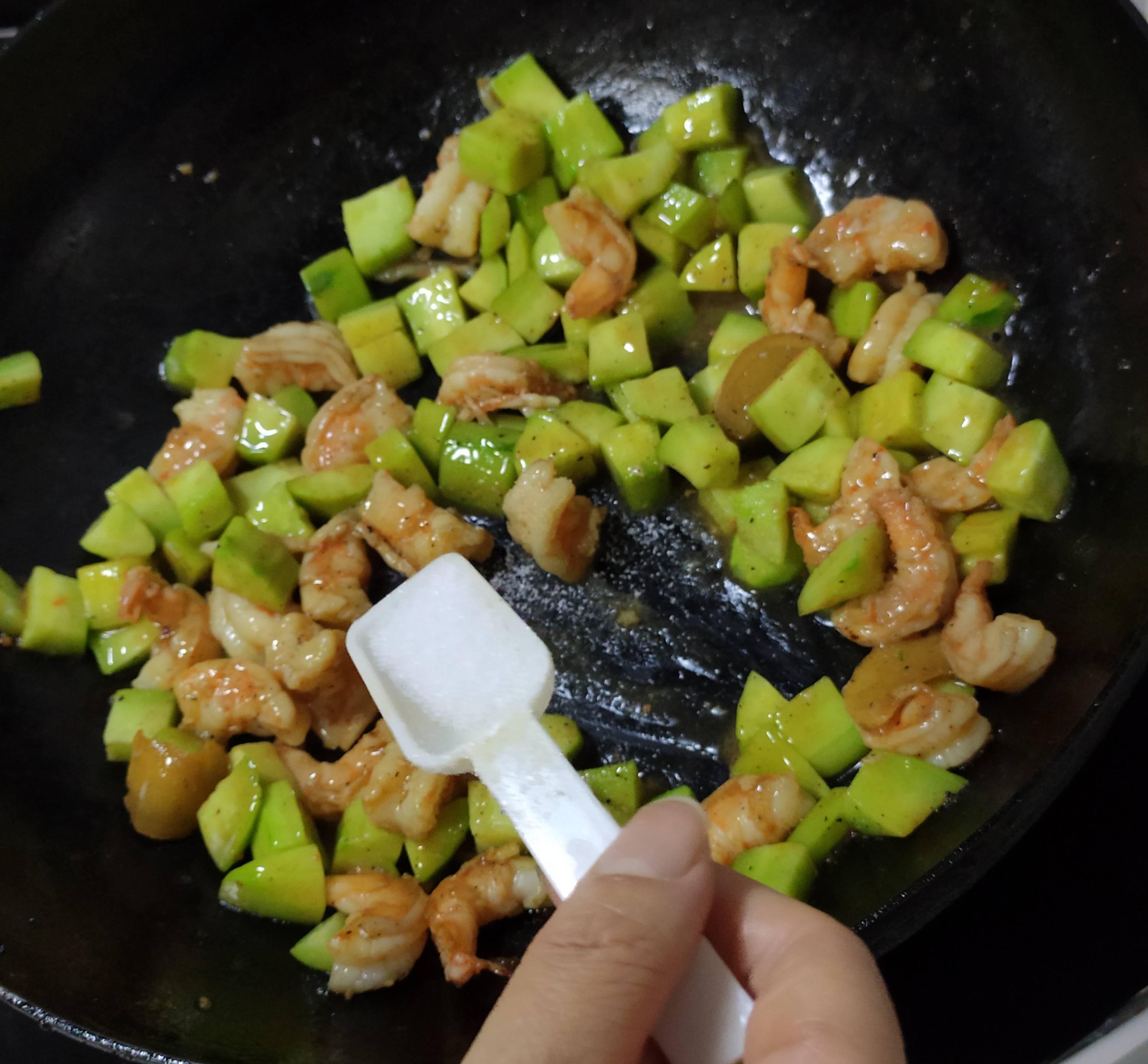 青瓜炒蝦仁的做法-咸鮮味炒菜譜-易網健康養生網 青瓜炒蝦仁的做法-咸鮮味炒菜譜