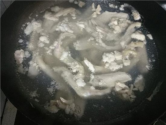 鹵鴨掌鴨翅的做法-五香味鹵菜譜