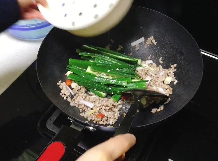 秋葵炒肉末的做法-咸鮮味炒菜譜-易網(wǎng)健康養(yǎng)生網(wǎng) 秋葵炒肉末的做法-咸鮮味炒菜譜