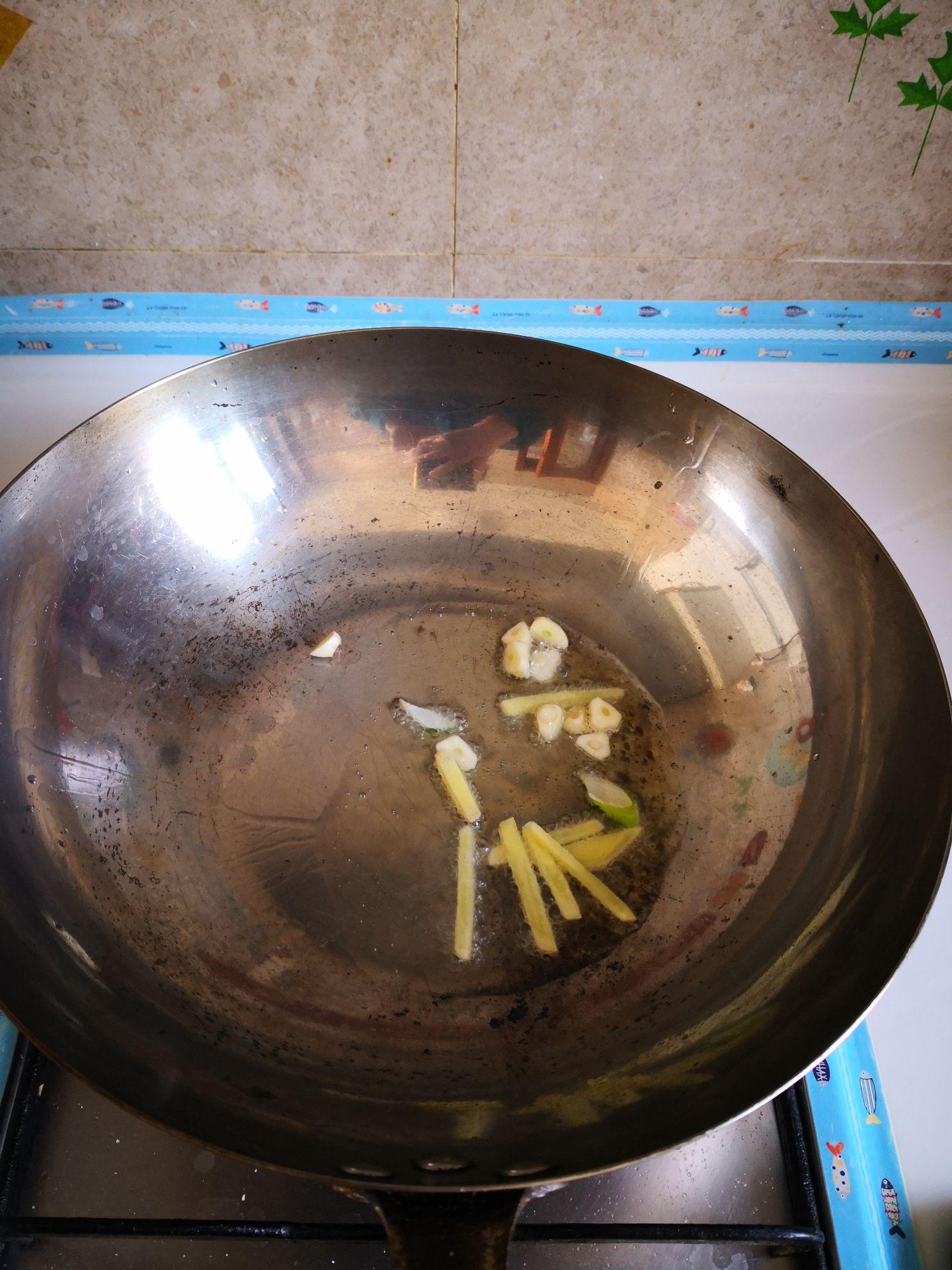 蔥香繭蛹的做法-家常味炒菜譜