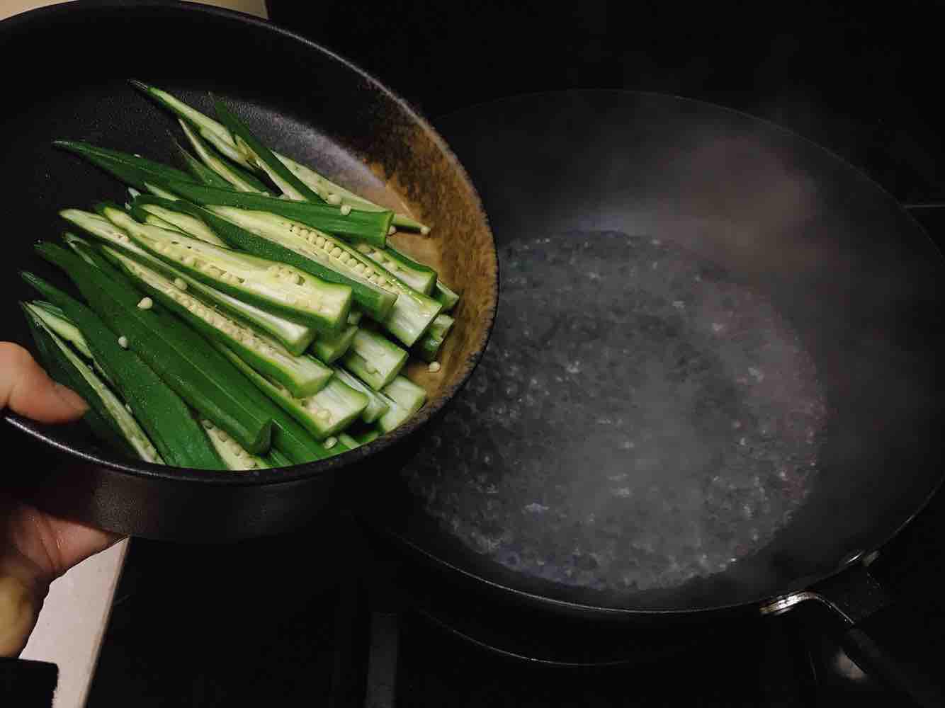 秋葵炒肉末的做法-咸鮮味炒菜譜-易網(wǎng)健康養(yǎng)生網(wǎng) 秋葵炒肉末的做法-咸鮮味炒菜譜