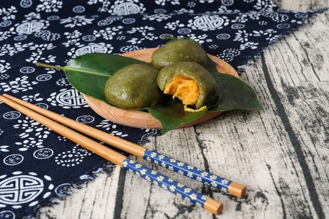 網紅咸蛋黃肉松青團的做法-咸鮮味蒸菜譜