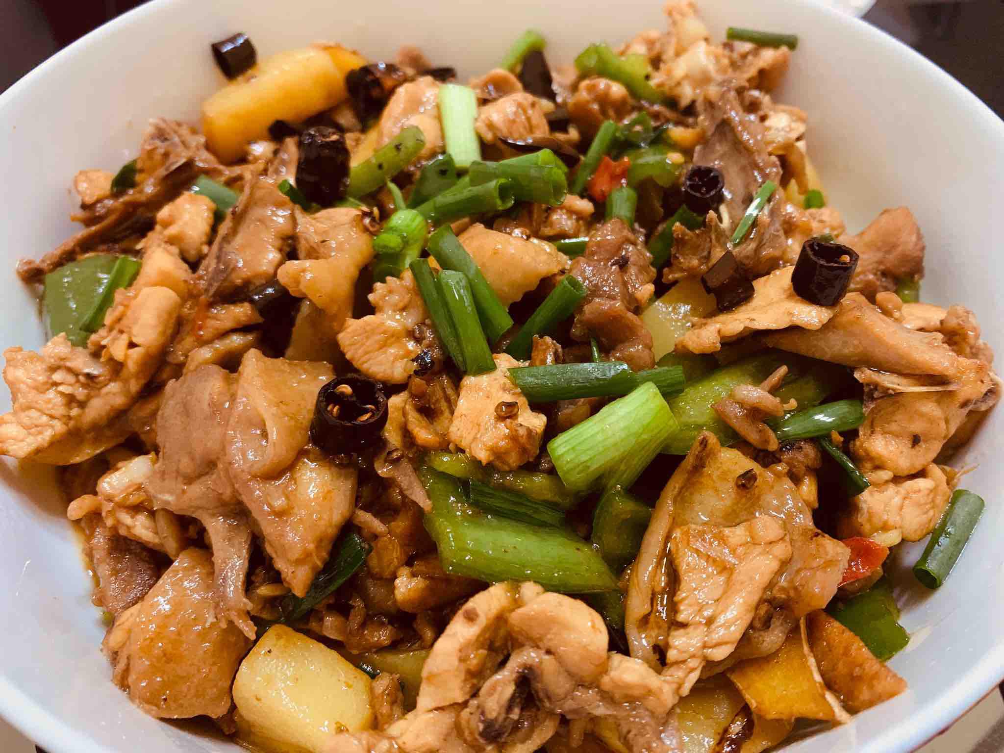 油燜雞的做法-家常味燜菜譜