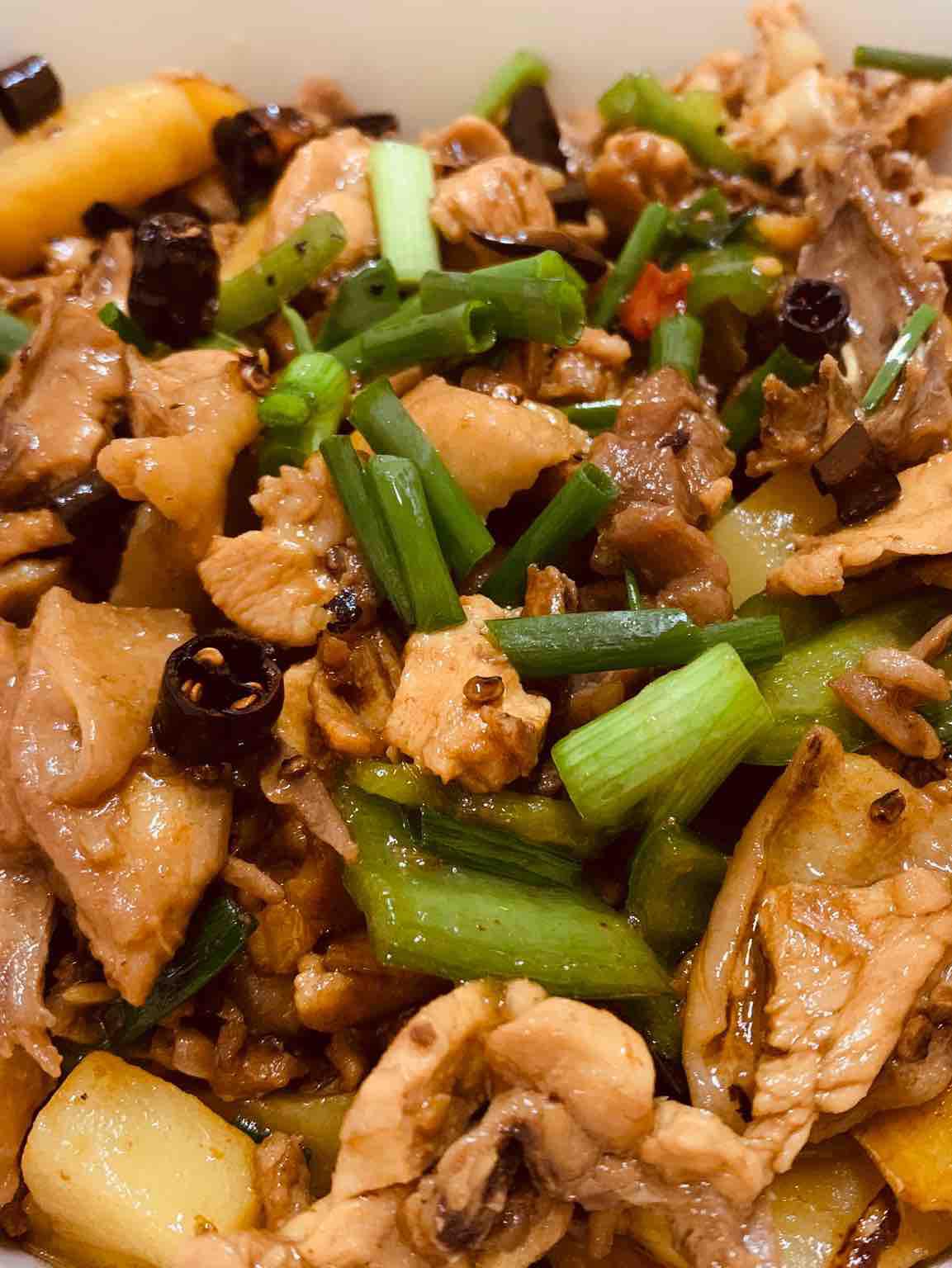 油燜雞的做法-家常味燜菜譜