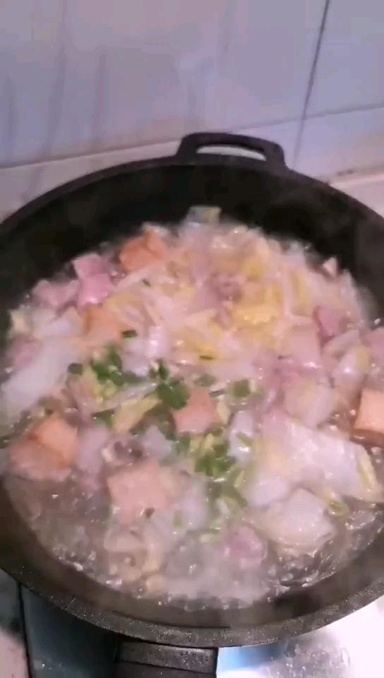 白菜粉絲煲的做法-家常味煮菜譜-易網健康養生網 白菜粉絲煲的做法-家常味煮菜譜