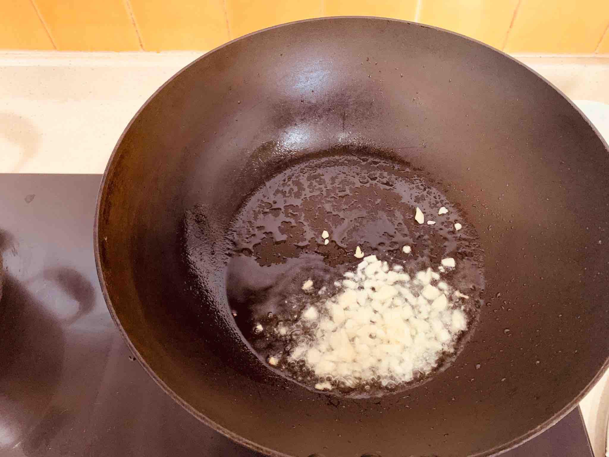 油燜雞的做法-家常味燜菜譜