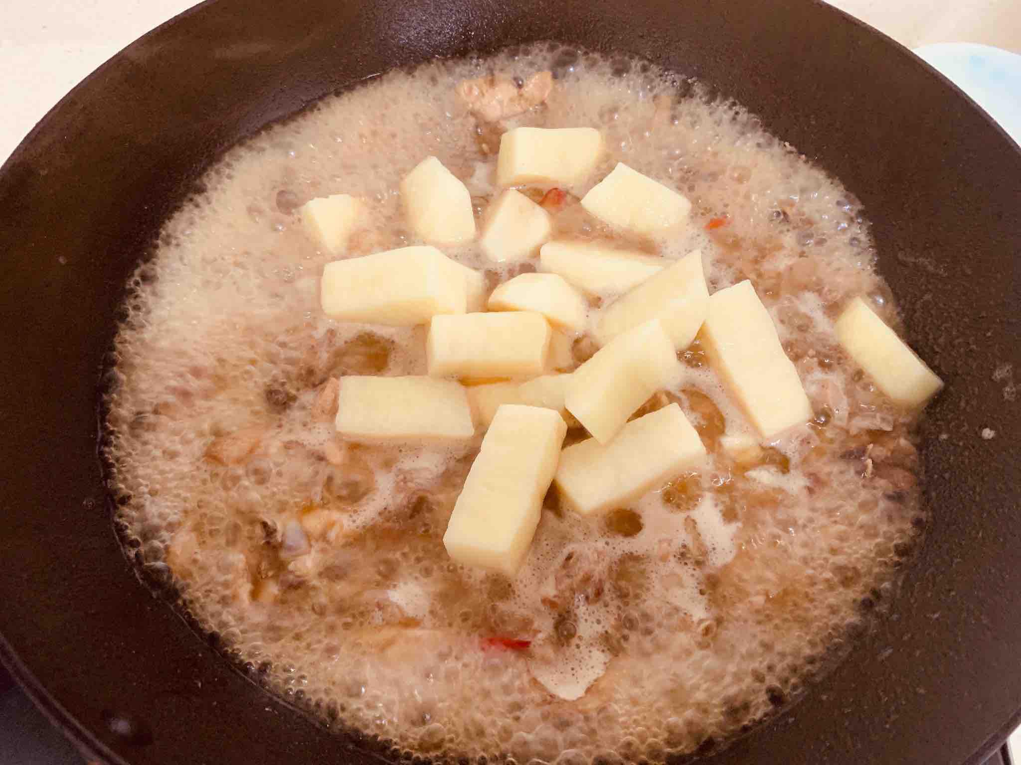 油燜雞的做法-家常味燜菜譜