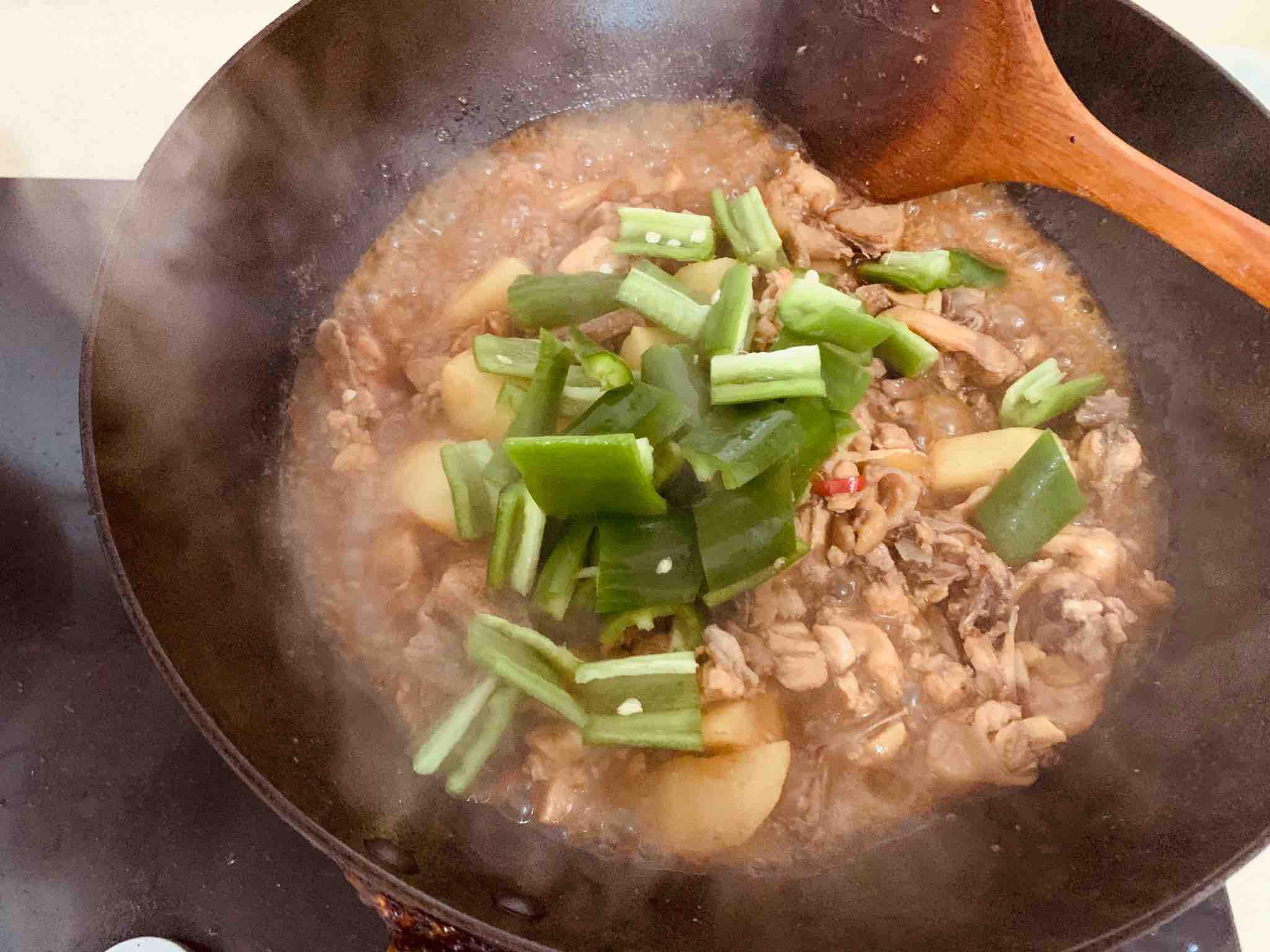 油燜雞的做法-家常味燜菜譜