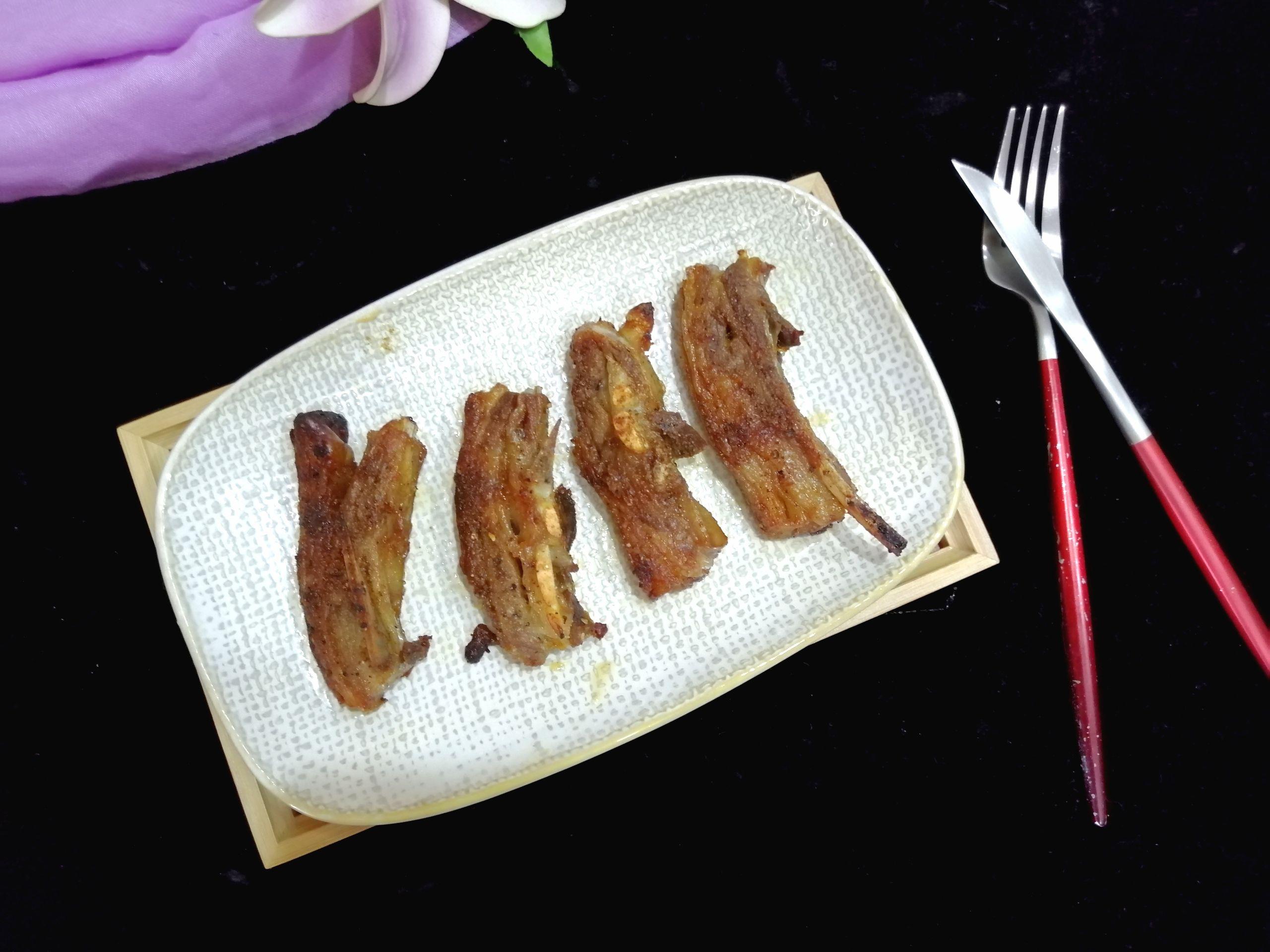 手抓羊排的做法-五香味烤菜譜