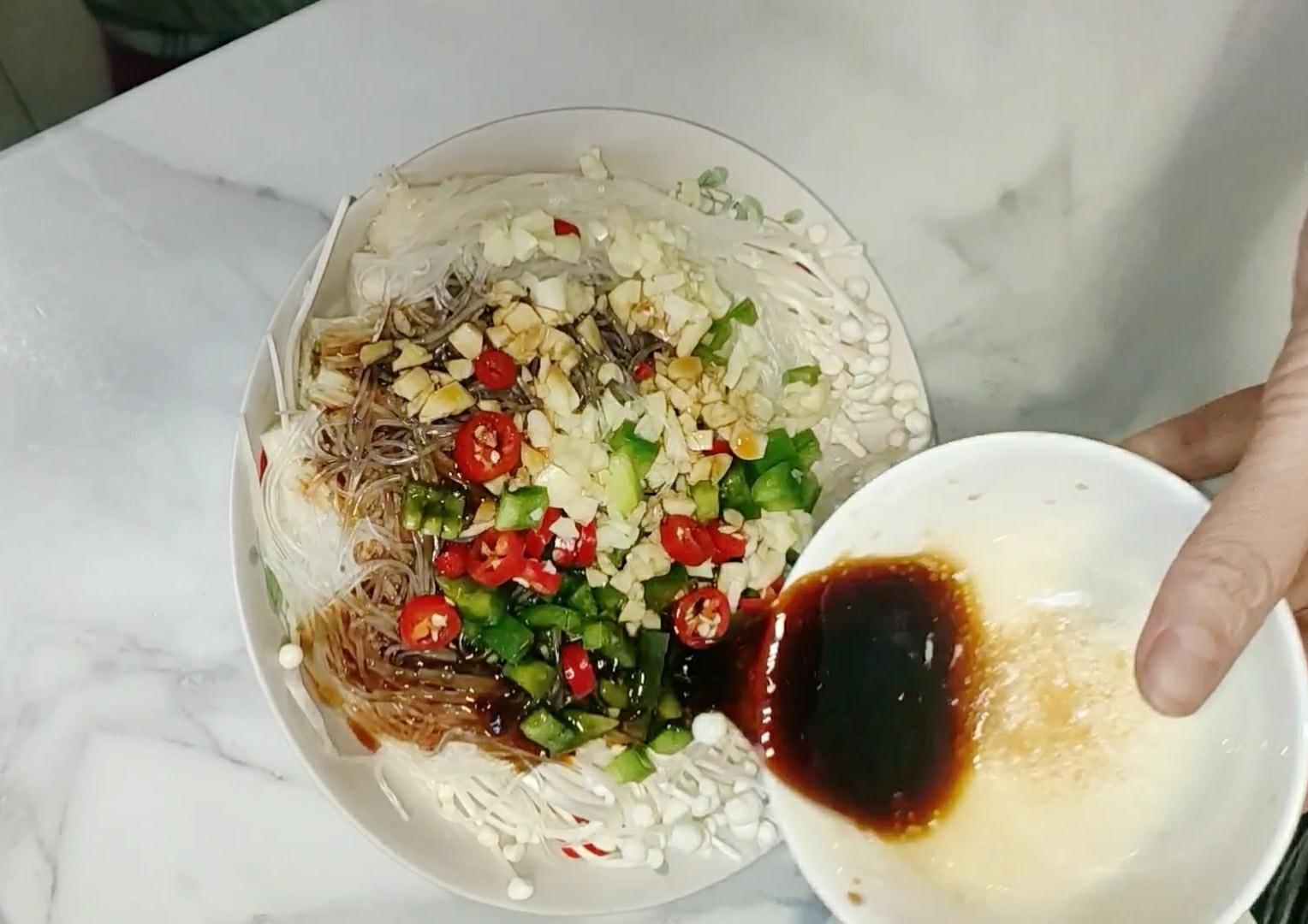 酸辣金針菇的做法-酸辣味蒸菜譜