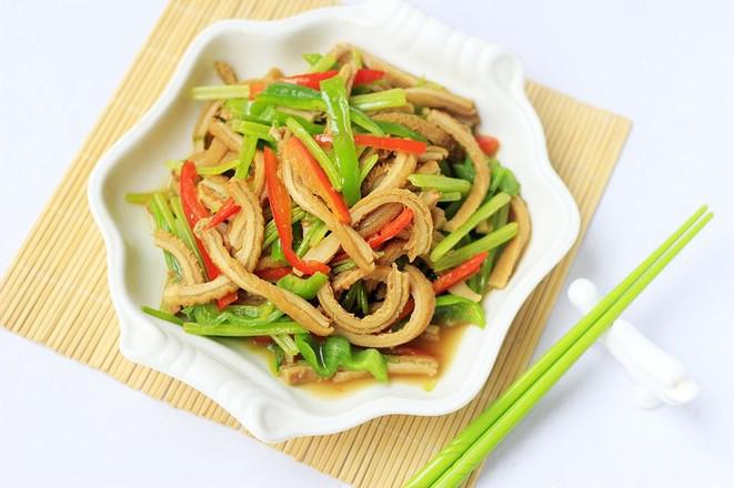 毛芹菜炒牛肚的做法-家常味炒菜譜