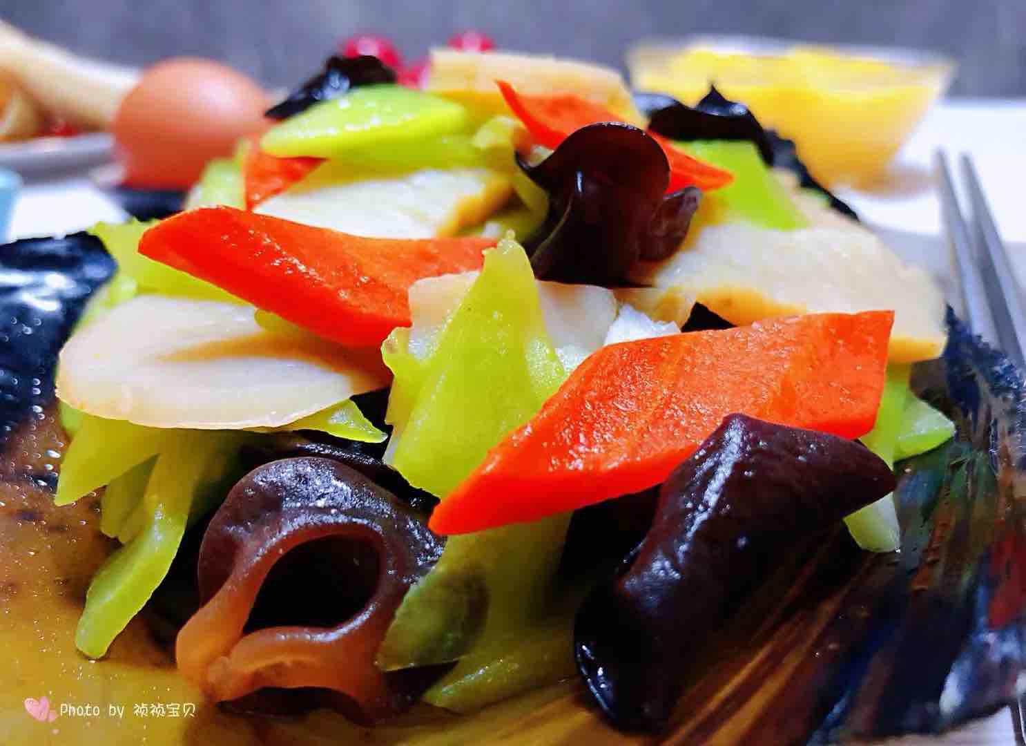 帶子炒萵筍胡蘿卜木耳的做法-咸鮮味炒菜譜