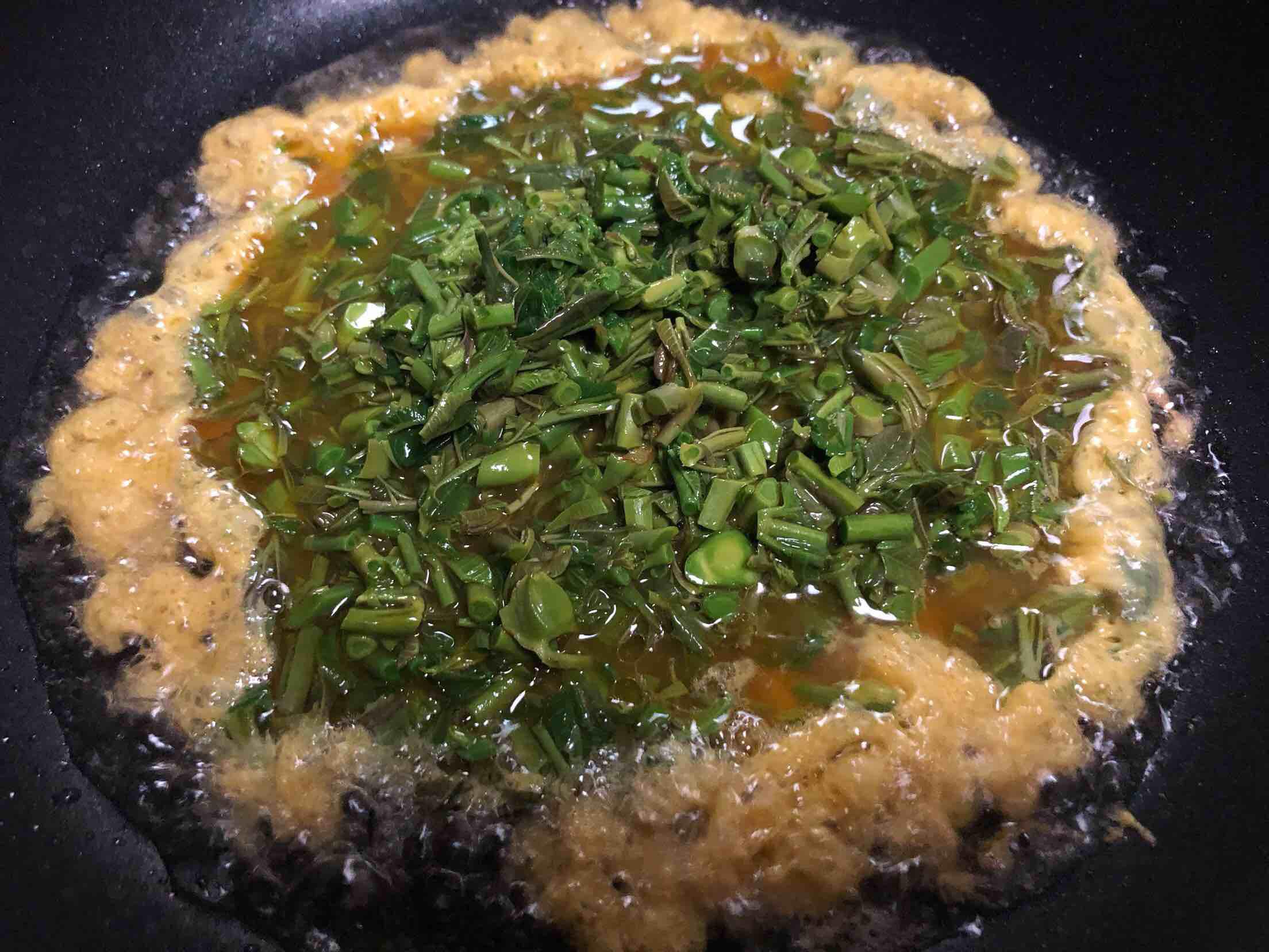 香椿頭炒雞蛋的做法-家常味炒菜譜