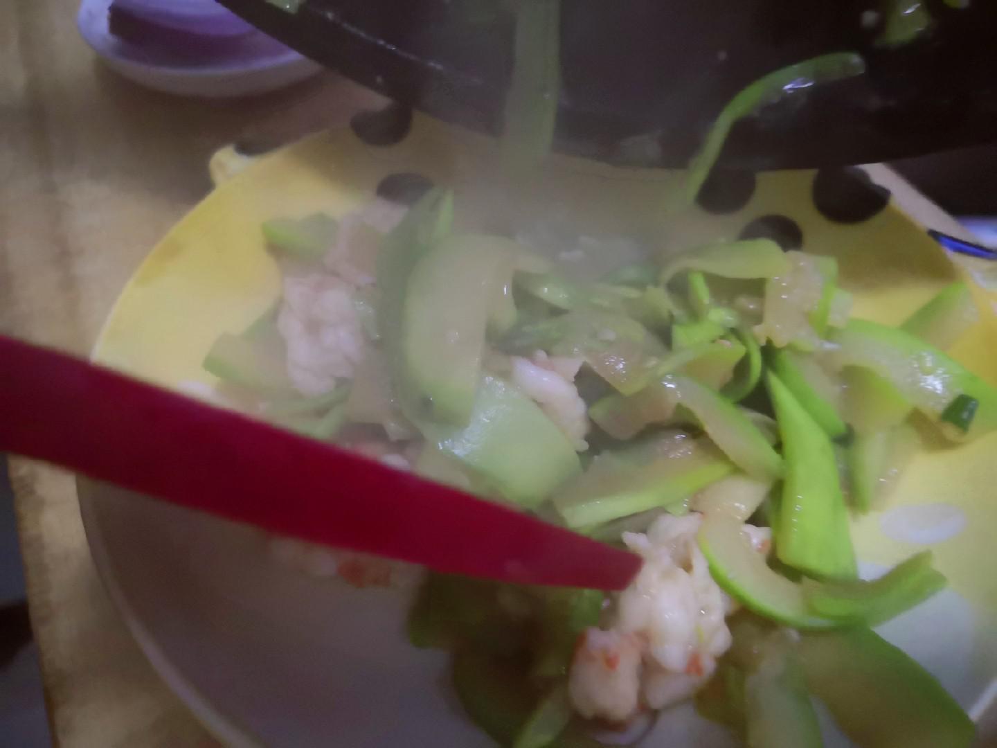 角瓜蝦仁的做法-家常味炒菜譜-易網健康養生網 角瓜蝦仁的做法-家常味炒菜譜