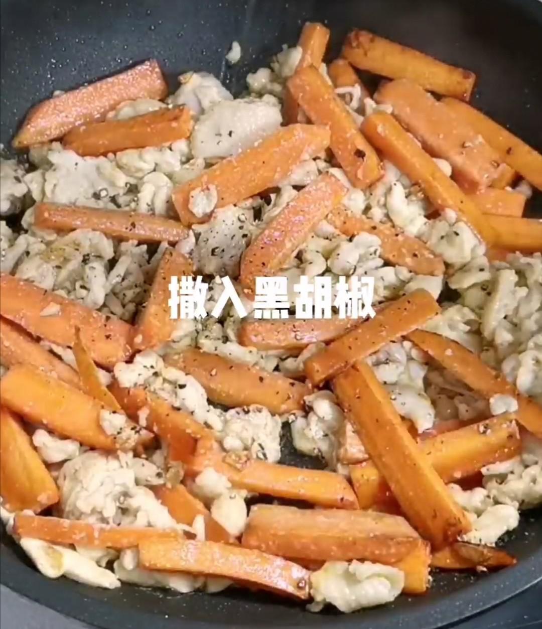 茶樹菇胡蘿卜炒雞肉的做法-家常味炒菜譜