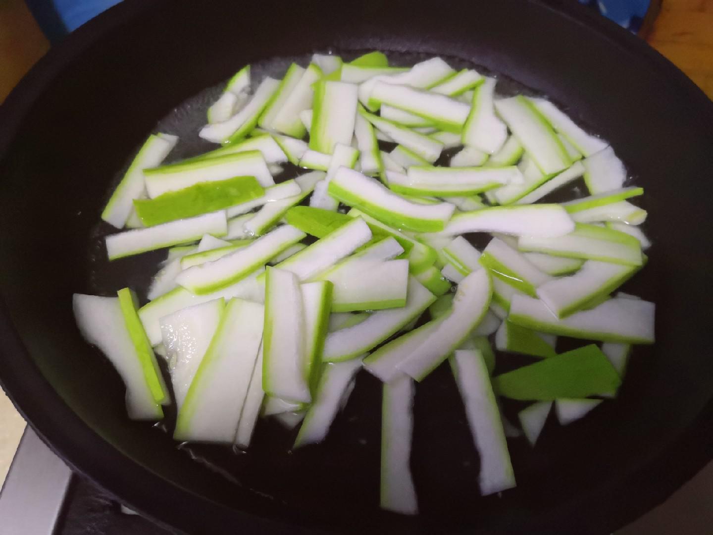 角瓜蝦仁的做法-家常味炒菜譜-易網健康養生網 角瓜蝦仁的做法-家常味炒菜譜