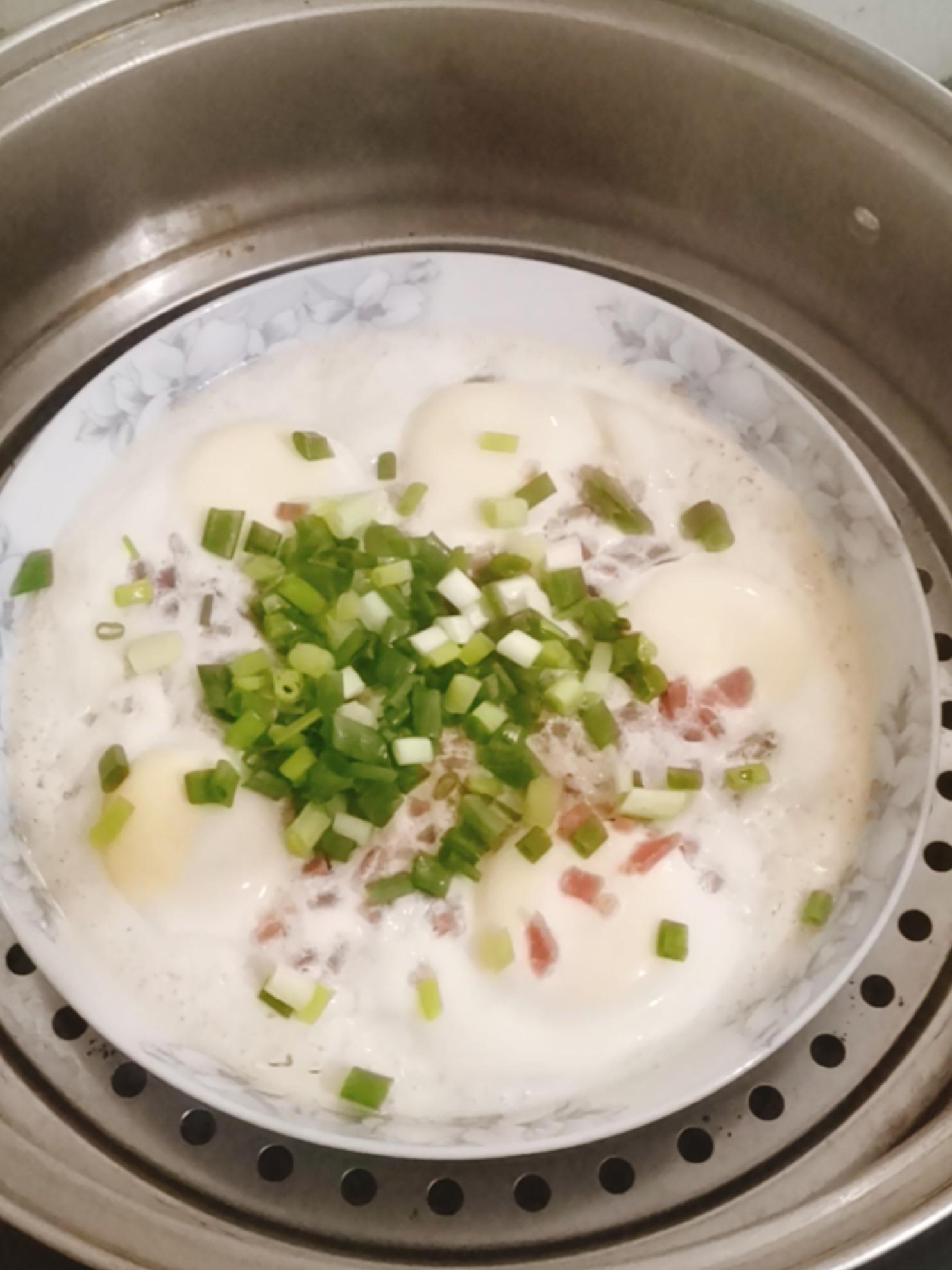 火腿窩蛋的做法-咸鮮味蒸菜譜