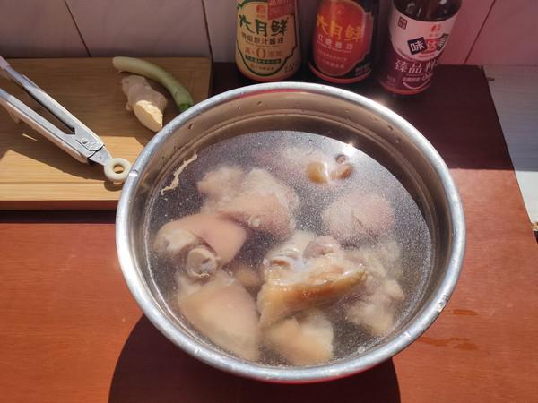 豬腳燉黃豆芽的做法-家常味燉菜譜