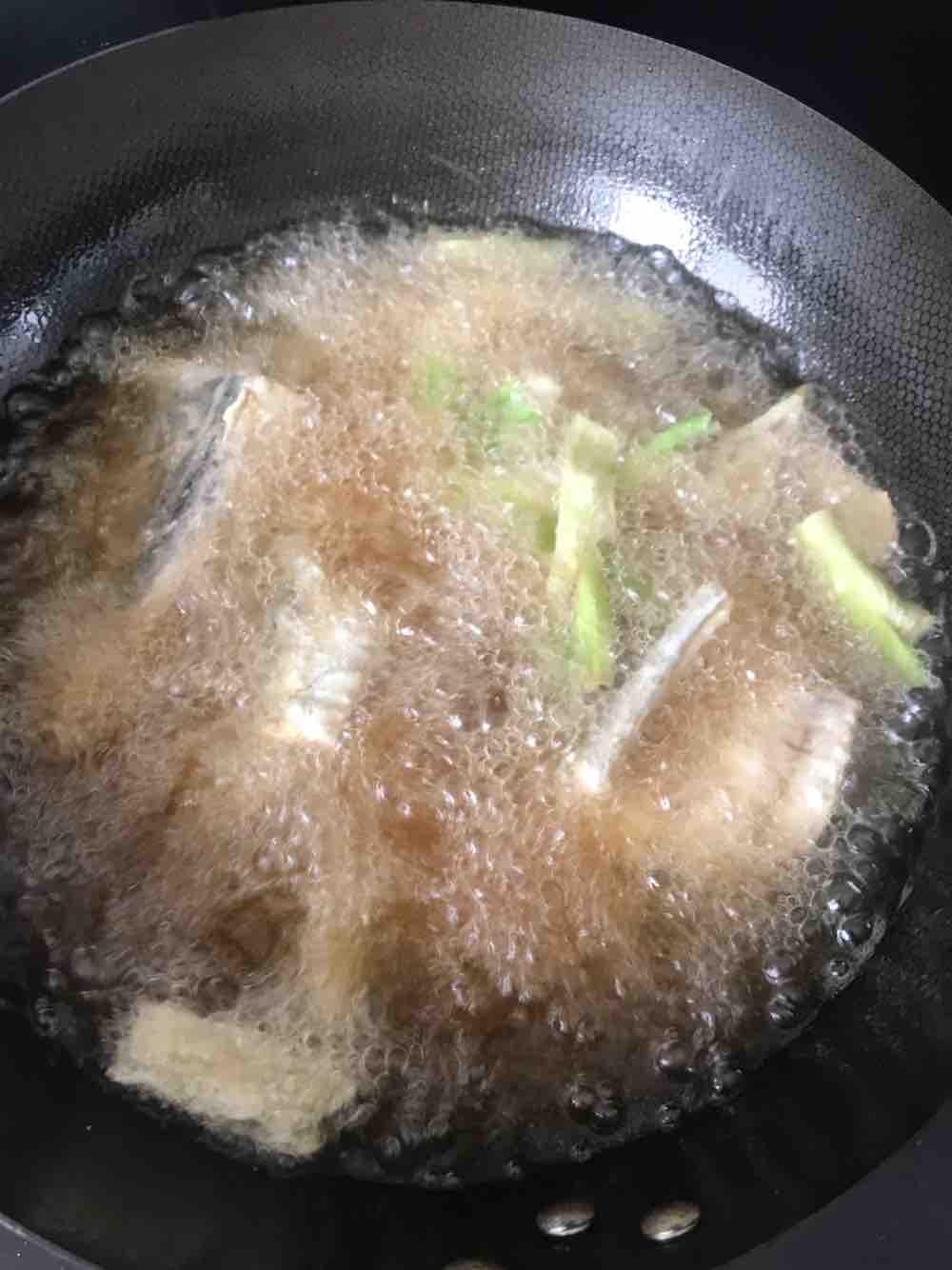 干炸刀魚的做法-咸鮮味炸菜譜