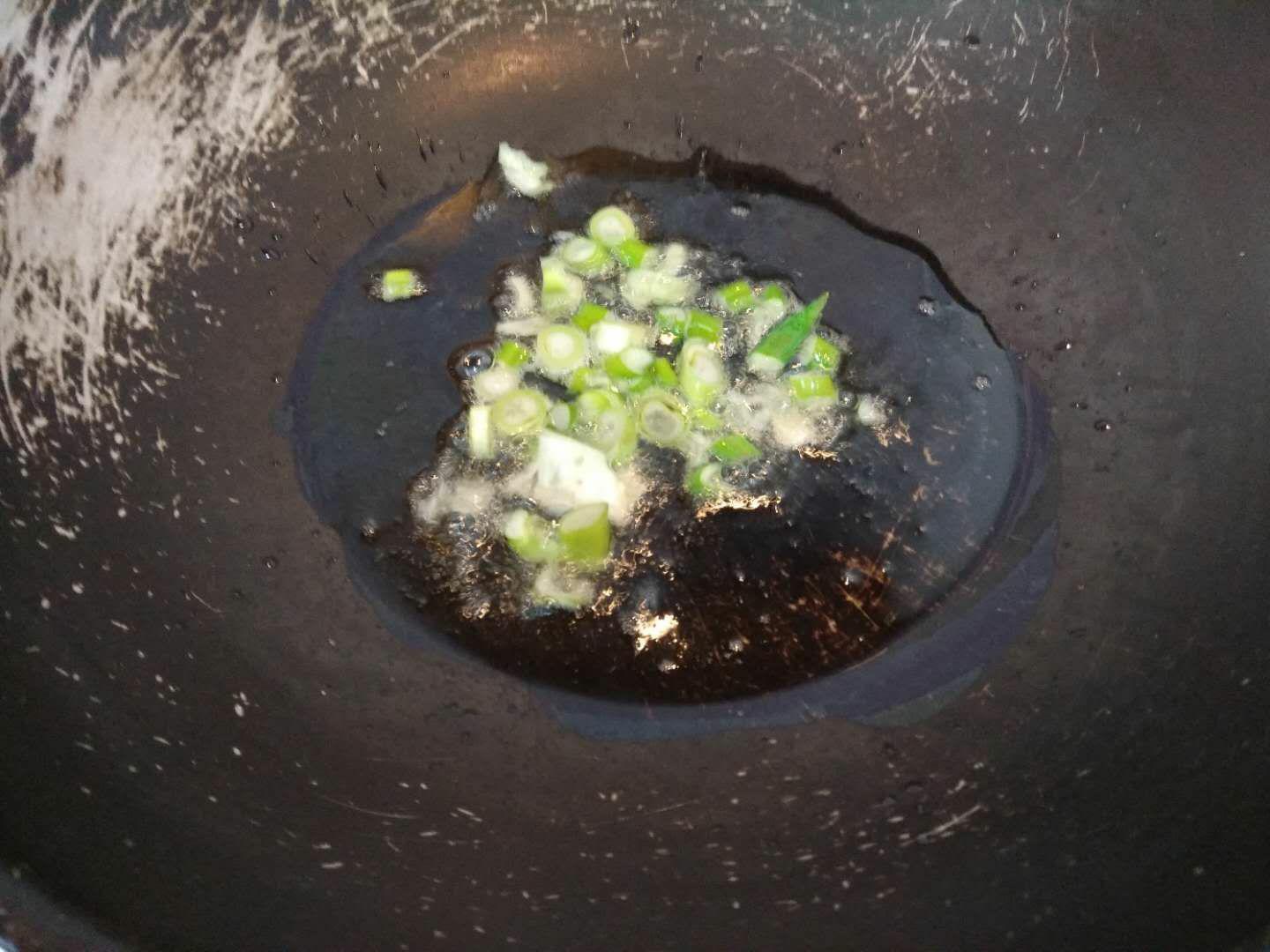 土豆絲炒芹菜的做法-家常味炒菜譜