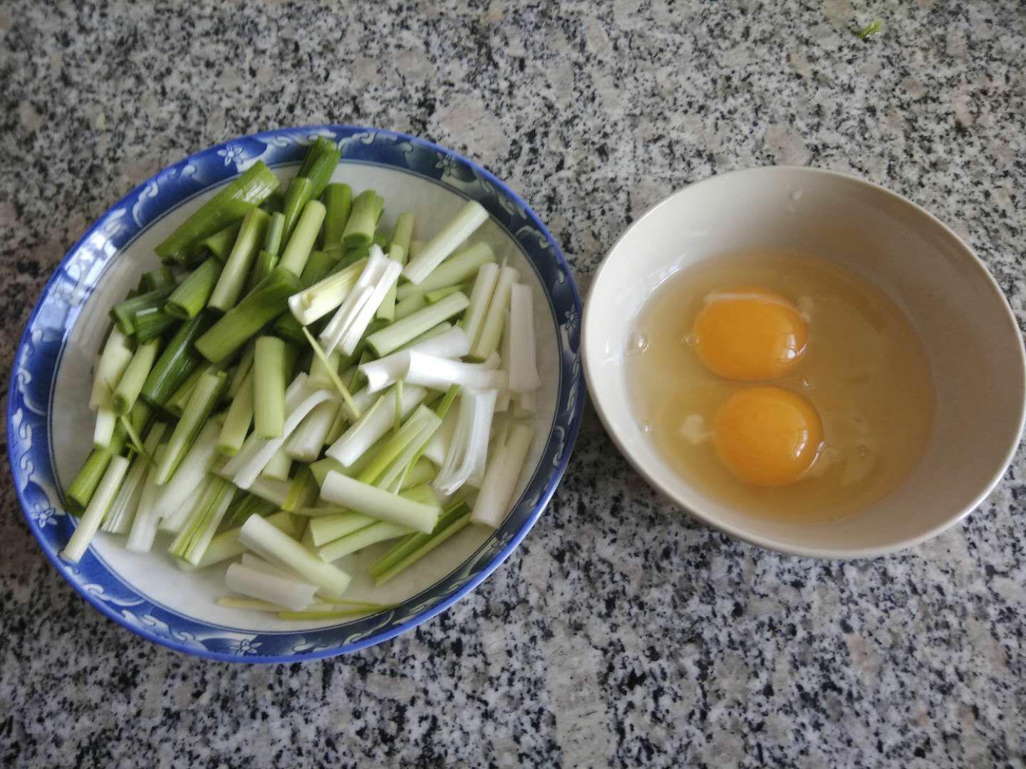 青蒜炒雞蛋的做法-家常味炒菜譜