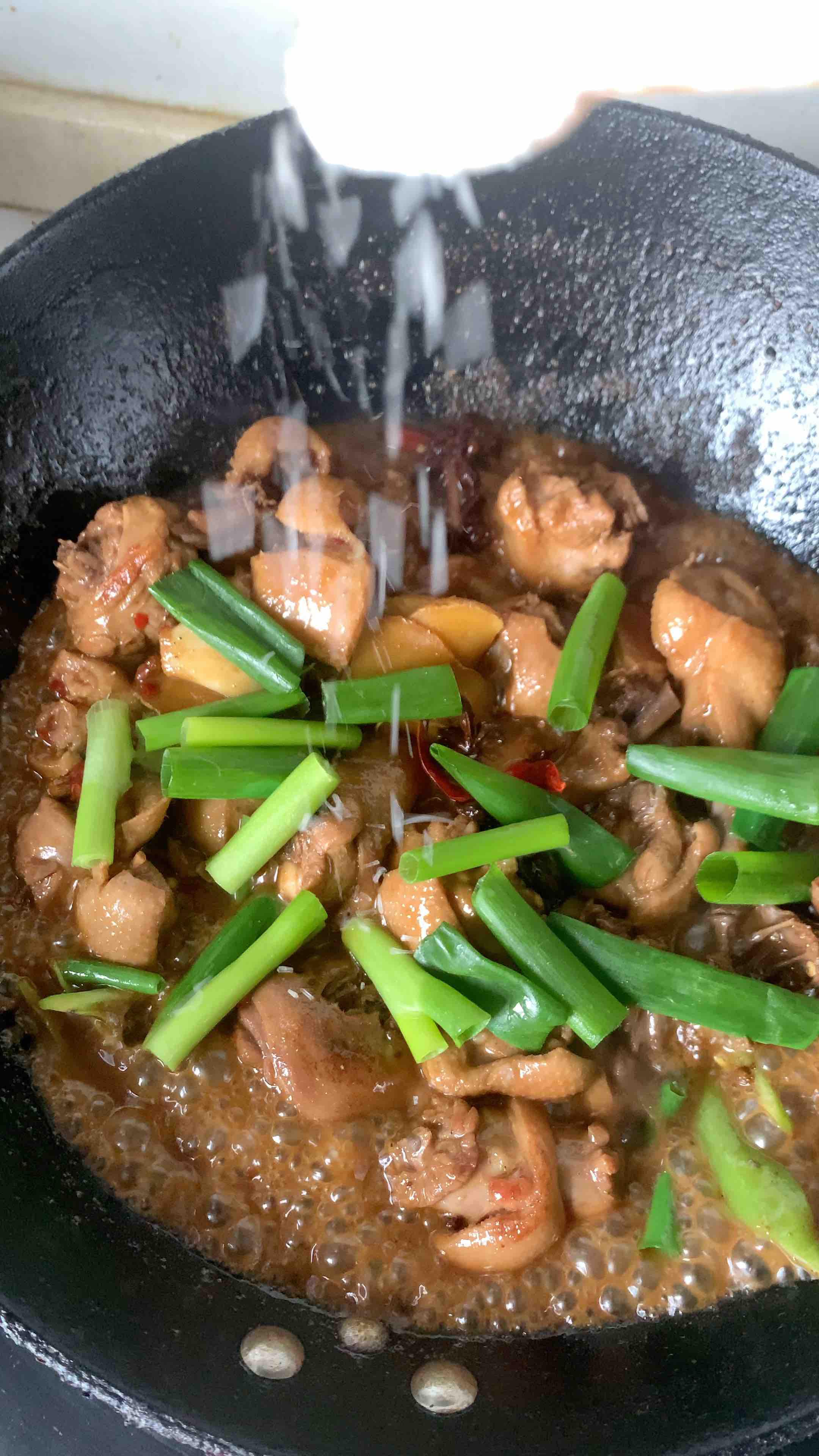 家常版鐵鍋啤酒鴨的做法-家常味炒菜譜