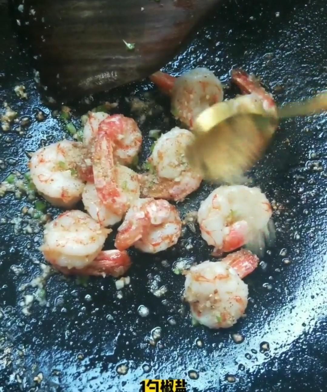 蒜香椒鹽蝦的做法-蒜香味炒菜譜-易網(wǎng)健康養(yǎng)生網(wǎng) 蒜香椒鹽蝦的做法-蒜香味炒菜譜