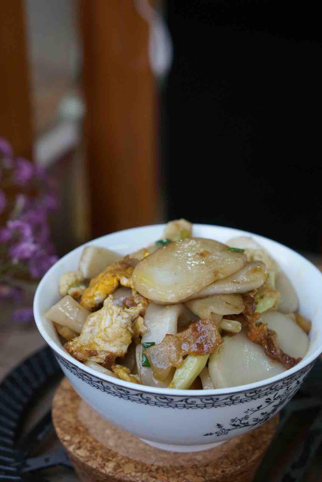 油渣花菜炒年糕的做法-家常味炒菜譜