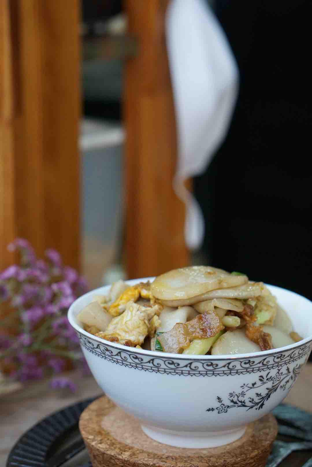 油渣花菜炒年糕的做法-家常味炒菜譜