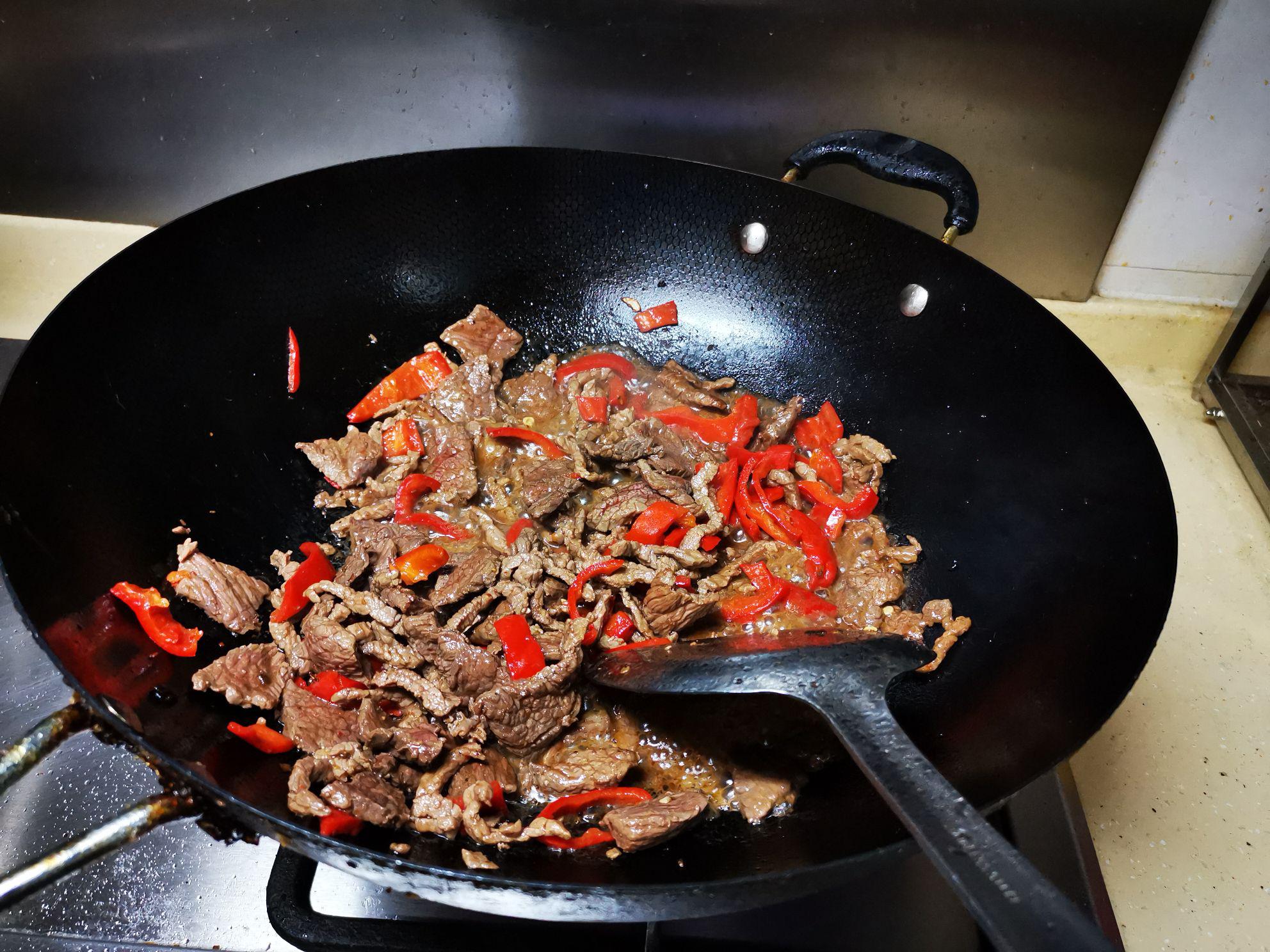 甜椒炒牛肉的做法-家常味炒菜譜