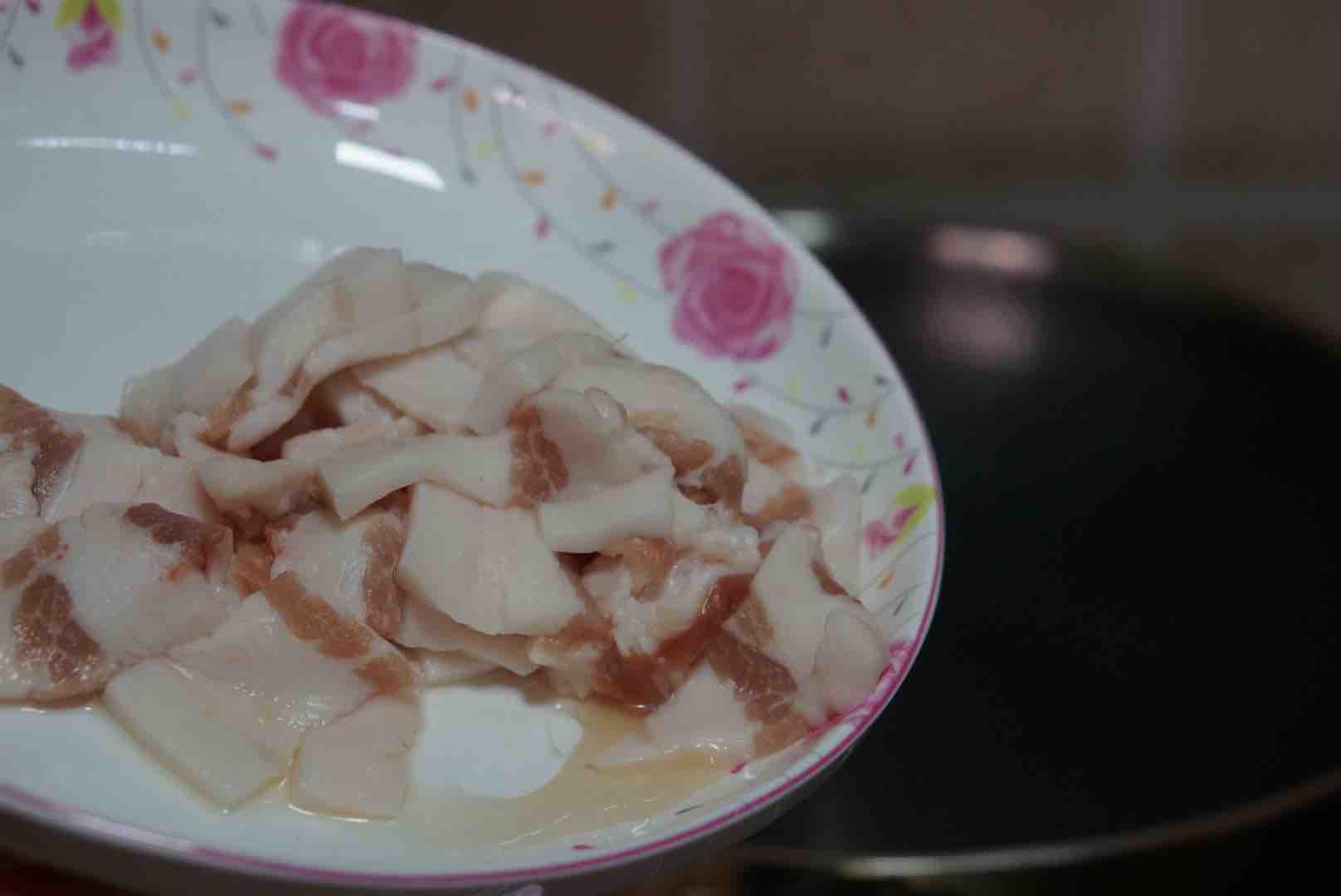 油渣花菜炒年糕的做法-家常味炒菜譜