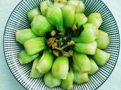 雞湯燜上海青的做法-家常味燜菜譜