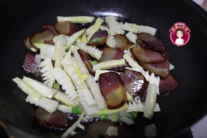 臘肉燜春筍的做法-咸鮮味燜菜譜