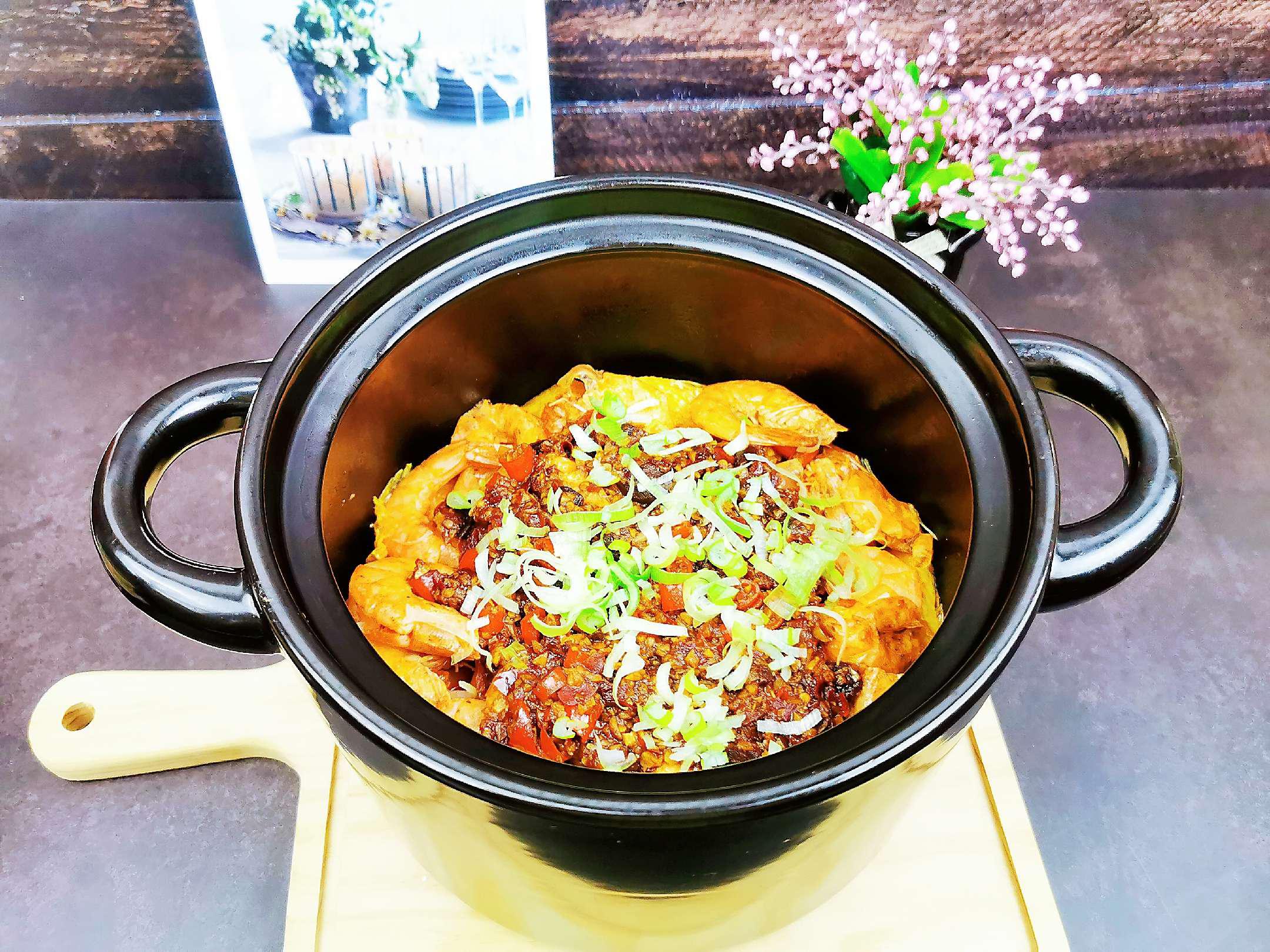 蒜蓉豆腐燒蝦煲的做法-咸鮮味燒菜譜