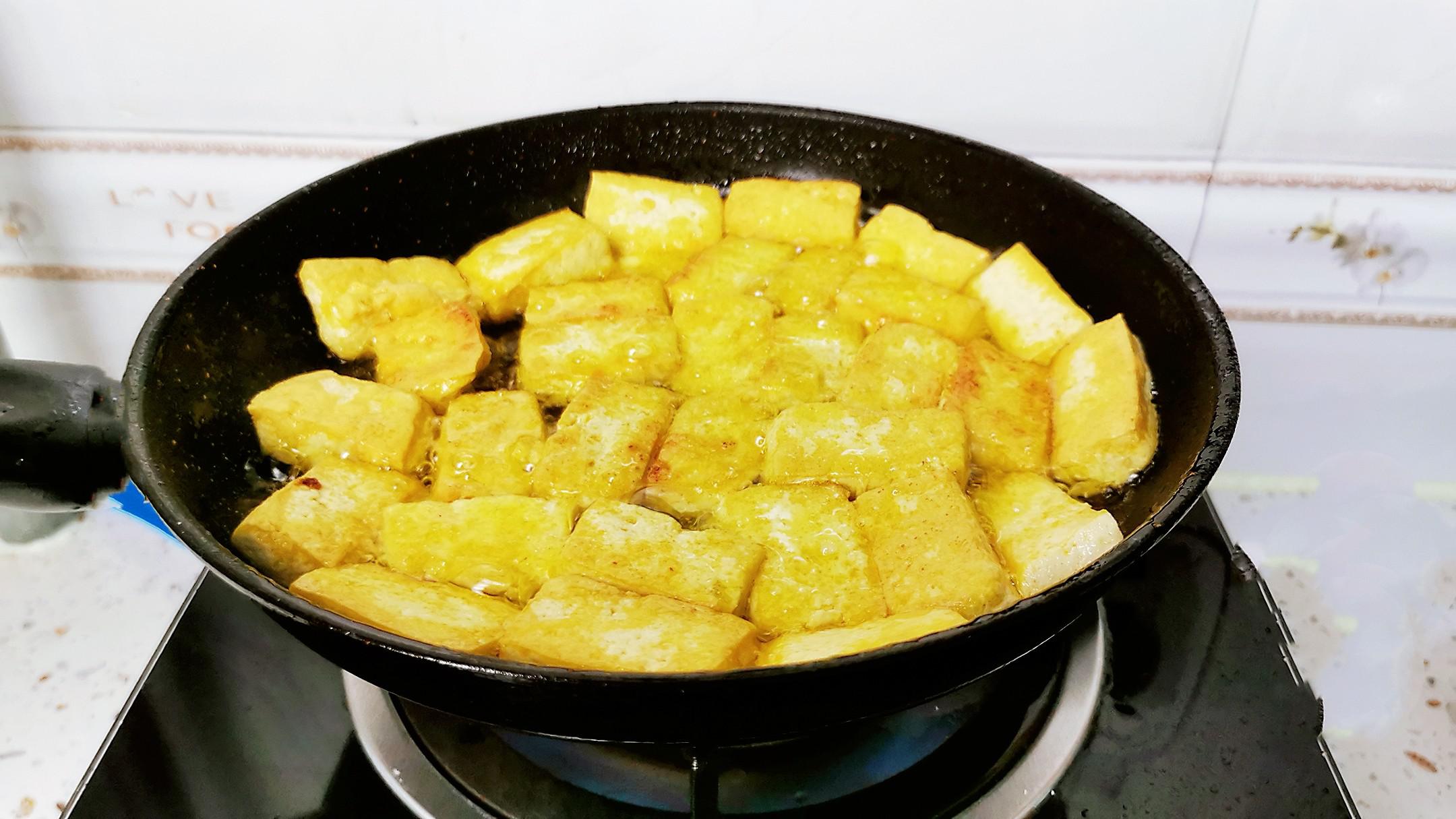 蒜蓉豆腐燒蝦煲的做法-咸鮮味燒菜譜