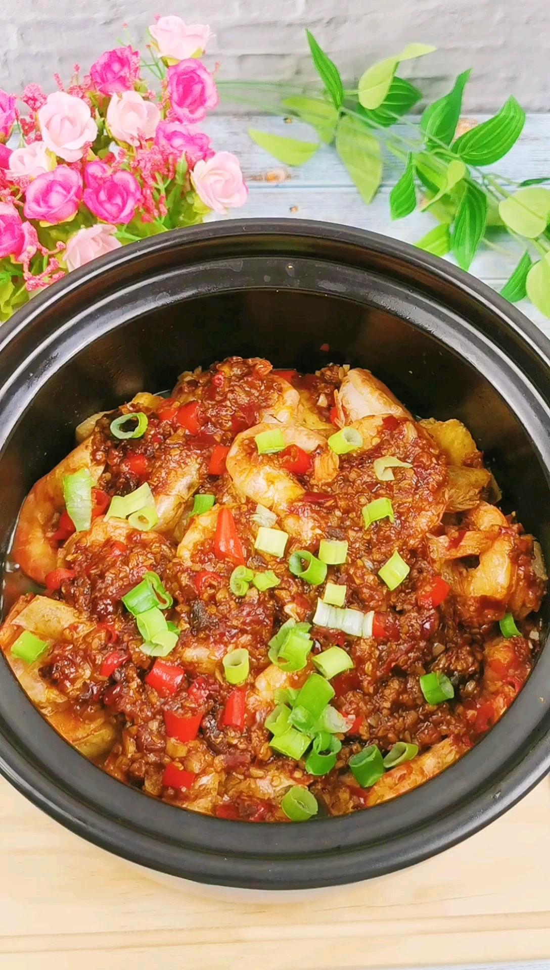 蒜蓉豆腐燒蝦煲的做法-咸鮮味燒菜譜