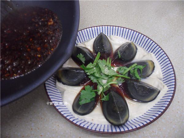 皮蛋蒸豆腐的做法-麻辣味蒸菜譜-易網(wǎng)健康養(yǎng)生網(wǎng) 皮蛋蒸豆腐的做法-麻辣味蒸菜譜