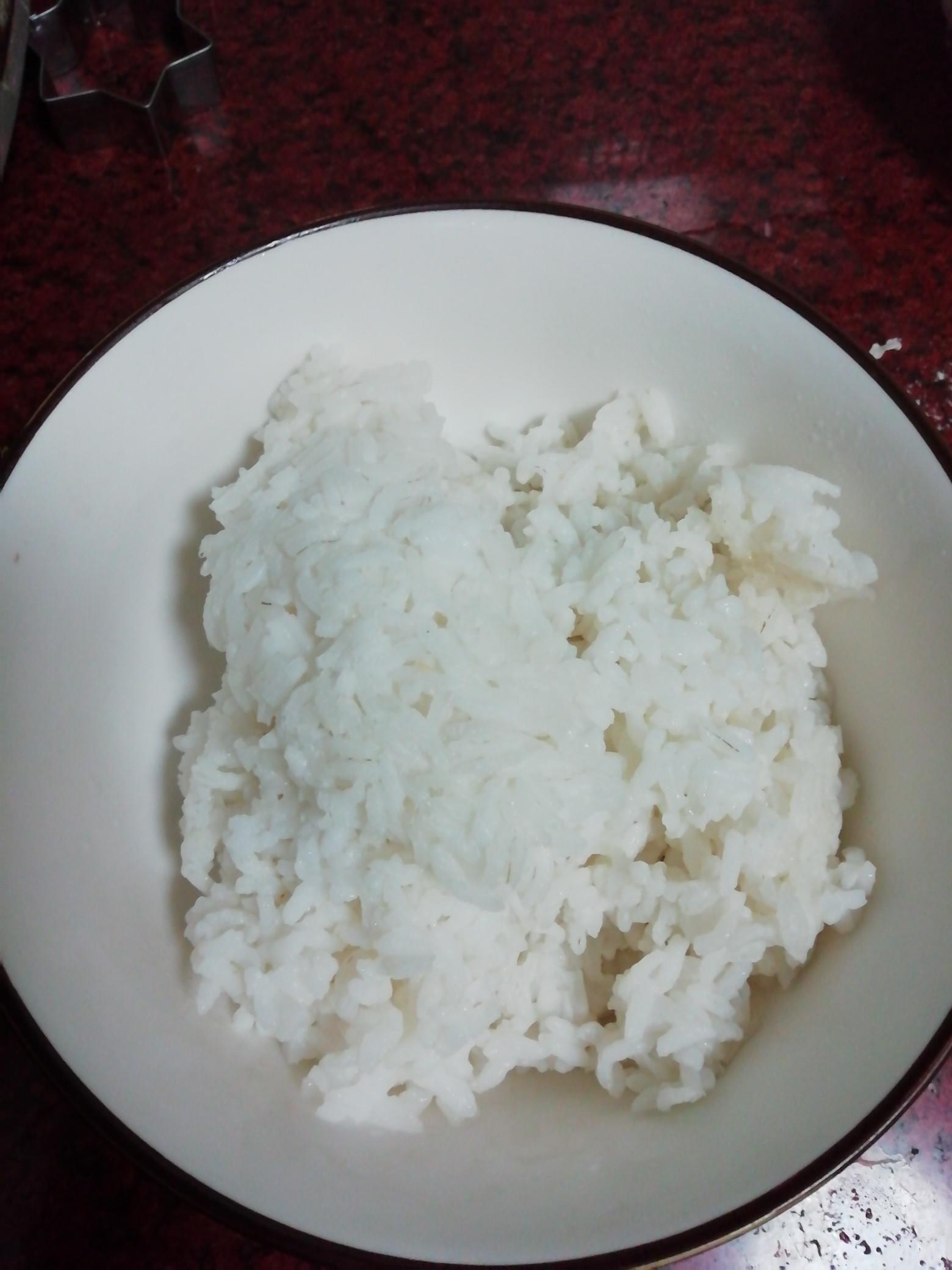 玫瑰花蛋炒飯的做法-家常味炒菜譜